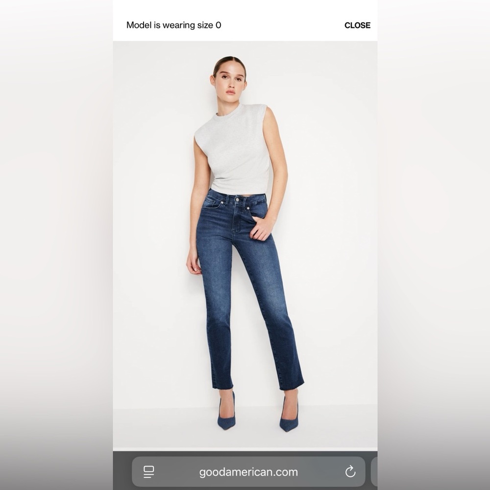 Good American Always Fits Good Classic
Slim Straight Jeans